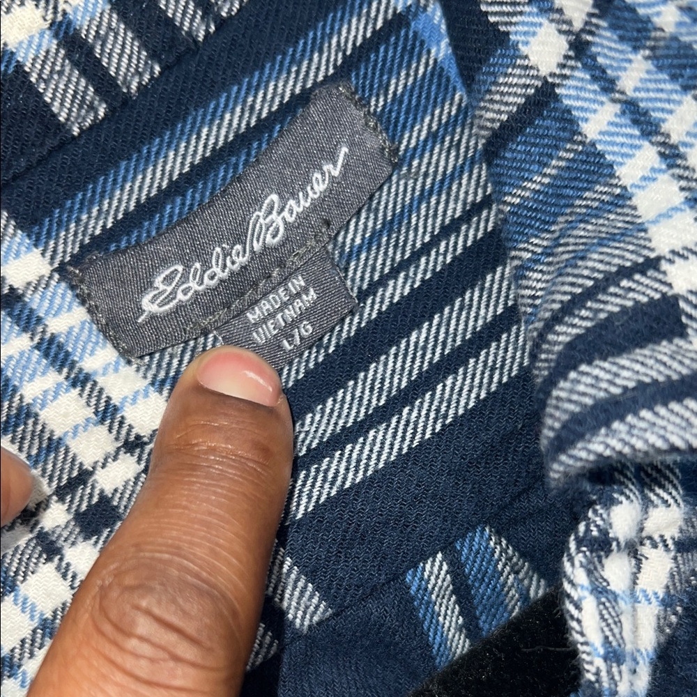 Men's Eddie Bauer Button-Up size Large - Picture 2 of 8